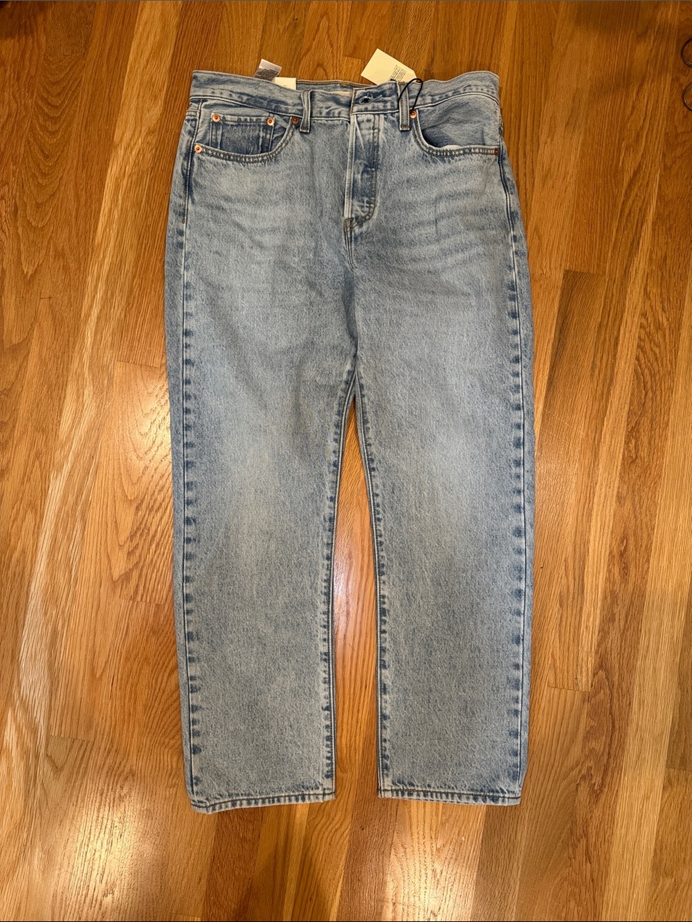 Levi's Women’s Light Blue Straight-Leg Jeans - Classic Denim - Picture 3 of 3